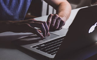 意甲媒体透露：特奥接受采访时表示，在意大利我只为米兰踢球，但有些人在，我不会回米兰